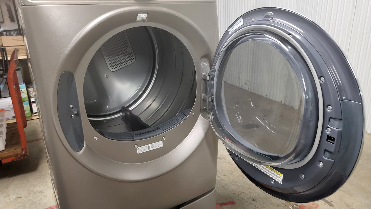 GE 7.8 cu.ft. Gas Dryer with Steam GFD65GSPNSN